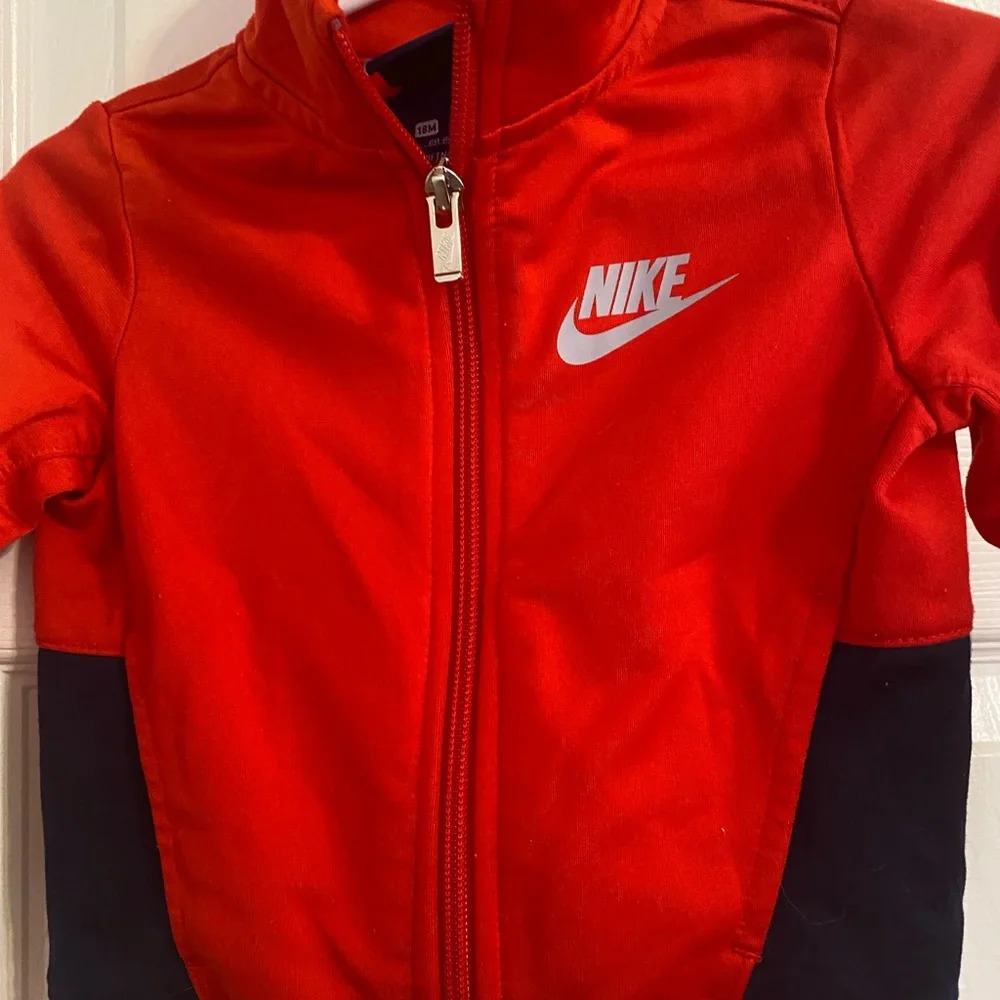 Nike Jacket - Picture 4 of 7